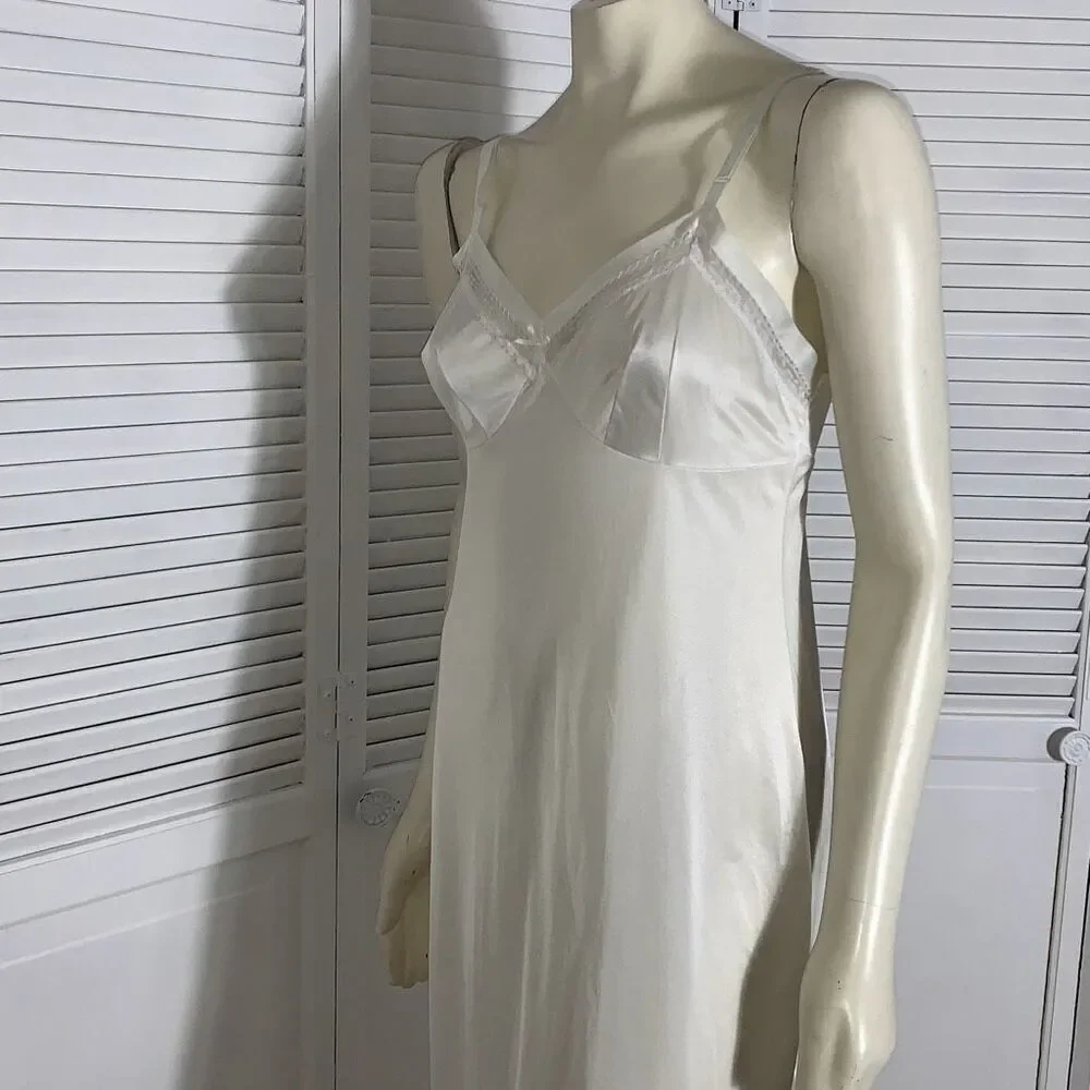 Vintage Lorraine Size 36 Tall Made in USA 100% Antron III Nylon White Full Slip - Picture 11 of 15